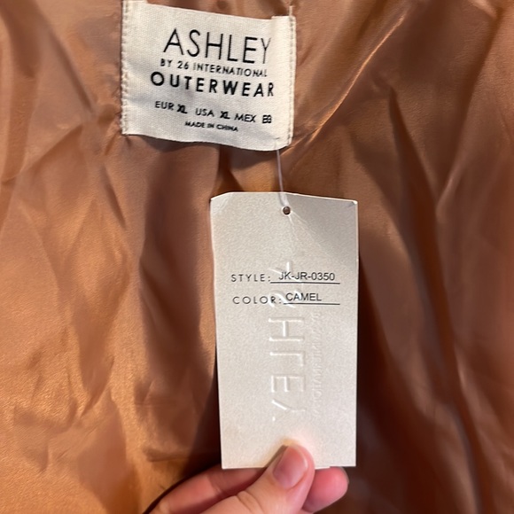 New Jacket - Picture 3 of 3